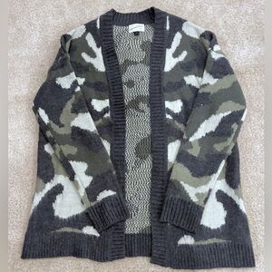 Universal Thread camo cardigan size XS